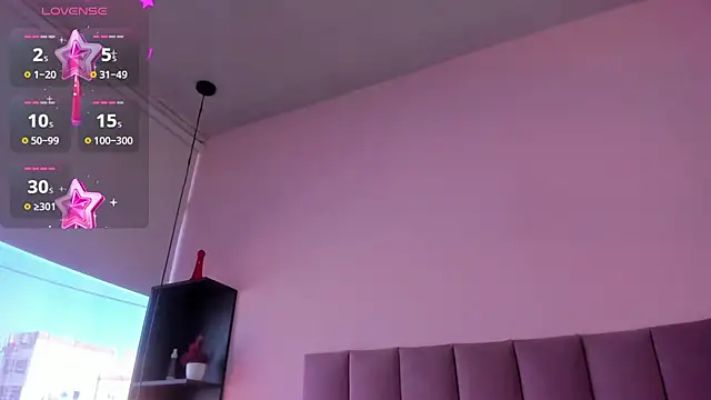 violet myerrs online show from October 15, 2025, 1:33 pm