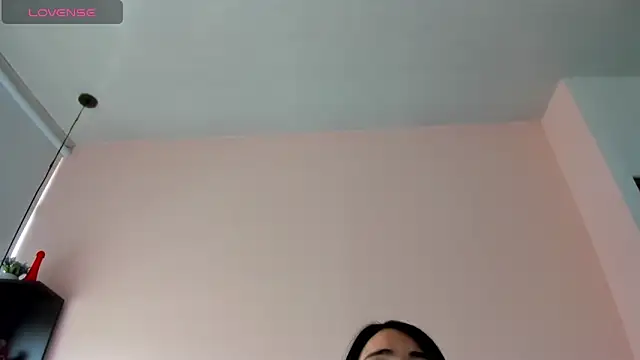 violet myerrs online show from December 19, 2025, 2:35 pm