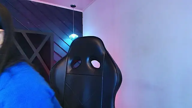 zoe martins  online show from March 27, 2026, 5:34 pm