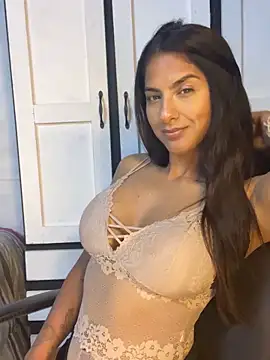 chicachocolate01 online show from October 4, 2025, 7:34 pm