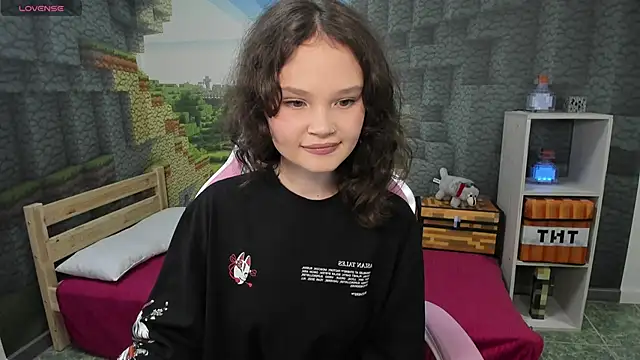 Snapshot of EmilyChaves chatting on September 27, 2025, 4:56 pm EmilyChaves online show from September 27, 2025, 4:56 pm