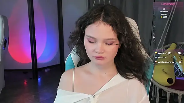 Snapshot of EmilyChaves chatting on October 11, 2025, 2:33 am EmilyChaves online show from October 11, 2025, 2:33 am