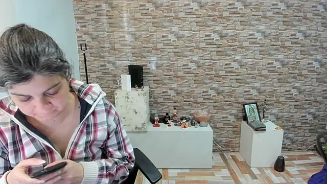 queemking online show from March 13, 2026, 5:08 pm