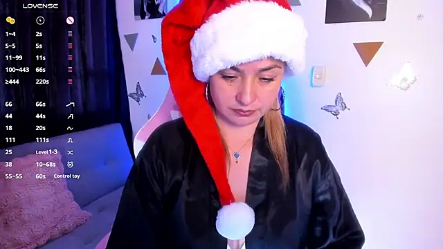 luciamature  online show from December 16, 2025, 8:58 pm