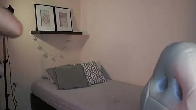 isabella-garcia- online show from March 5, 2026, 1:56 am