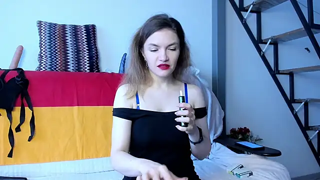 Katherine Twilight online show from February 2, 2025, 7:30 am