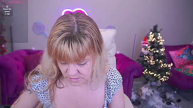 BellaLaPetit online show from January 8, 2026, 1:35 pm