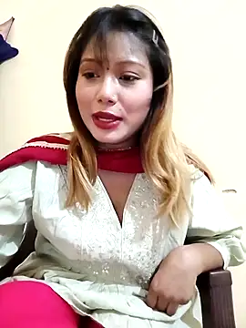 Snapshot of alexa_cam44 chatting on October 4, 2025, 7:34 pm alexa cam44 online show from October 4, 2025, 7:34 pm