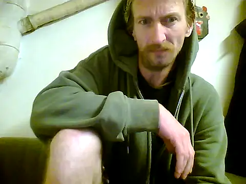 Snapshot of KokosMartin chatting on September 21, 2025, 10:00 pm KokosMartin online show from September 21, 2025, 10:00 pm