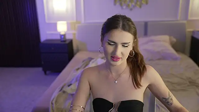 Snapshot of Goldie_Flame chatting on September 16, 2025, 9:27 pm Goldie Flame online show from September 16, 2025, 9:27 pm