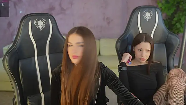 Snapshot of Goldie_Flame chatting on November 6, 2025, 11:26 pm Goldie Flame online show from November 6, 2025, 11:26 pm