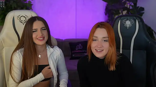 Snapshot of Goldie_Flame chatting on November 14, 2025, 8:18 pm Goldie Flame online show from November 14, 2025, 8:18 pm