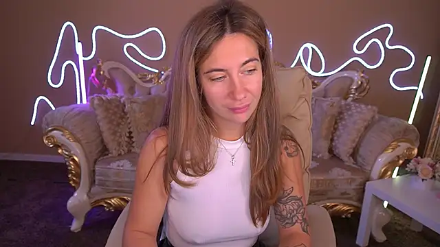 Snapshot of KateShanny chatting on October 12, 2025, 6:12 am KateShanny online show from October 12, 2025, 6:12 am