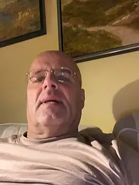 Snapshot of Renebisex chatting on February 14, 2026, 5:32 pm Renebisex online show from February 14, 2026, 5:32 pm