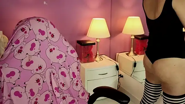 LiLLiAnderson online show from October 16, 2025, 11:55 am