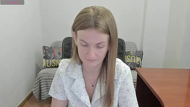 Snapshot of Alisha_Skyes chatting on July 2, 2026, 3:23 am Alisha Skyes online show from July 2, 2026, 3:23 am