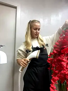 Snapshot of CandyVice chatting on September 30, 2025, 5:18 pm CandyVice online show from September 30, 2025, 5:18 pm