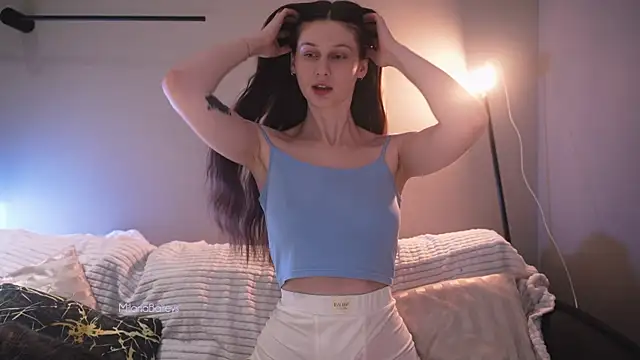 milanabaileys  online show from November 29, 2025, 11:24 am