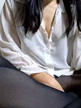 Maria2299 online show from March 18, 2026, 8:23 pm