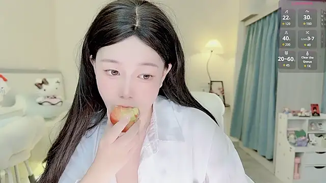 Snapshot of Bella_Ava chatting on June 4, 2026, 11:55 pm Bella Ava online show from June 4, 2026, 11:55 pm