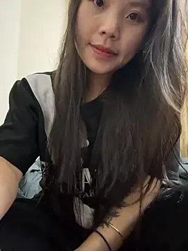 Snapshot of Bella_7777 chatting on May 3, 2026, 1:28 pm Bella 7777 online show from May 3, 2026, 1:28 pm
