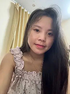 Snapshot of Bella_7777 chatting on May 12, 2026, 3:42 pm Bella 7777 online show from May 12, 2026, 3:42 pm
