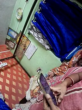 Snapshot of cutecouple1983 chatting on November 30, 2025, 7:29 pm cutecouple1983 online show from November 30, 2025, 7:29 pm