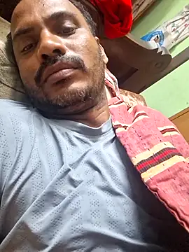 Snapshot of cutecouple1983 chatting on December 4, 2025, 6:38 pm cutecouple1983 online show from December 4, 2025, 6:38 pm