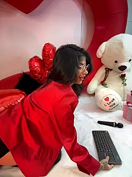 Snapshot of TweetiePieXXX chatting on February 11, 2026, 9:42 pm TweetiePieXXX online show from February 11, 2026, 9:42 pm