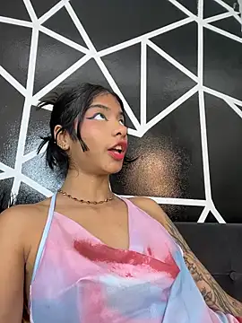 Snapshot of TweetiePieXXX chatting on February 27, 2026, 9:15 pm TweetiePieXXX online show from February 27, 2026, 9:15 pm