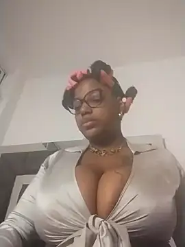 SheilaCoopers  online show from March 26, 2026, 10:43 am