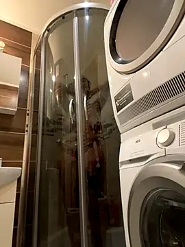 Piggiteablacktea online show from November 5, 2025, 5:24 pm