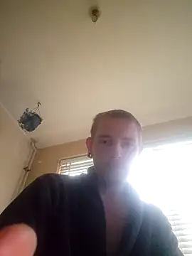 Snapshot of piercingpik chatting on February 27, 2026, 4:07 pm piercingpik online show from February 27, 2026, 4:07 pm