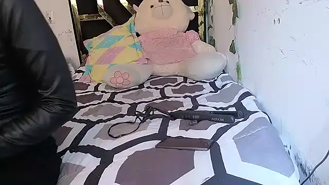 lucywhite13 online show from March 20, 2026, 7:08 pm