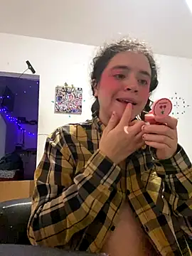 Lucy YupiSweet online show from October 31, 2025, 7:31 am