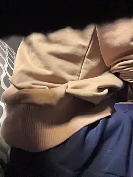 AikoYamada online show from November 22, 2025, 5:28 am