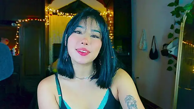 Snapshot of Shisuku_Sophi chatting on April 26, 2026, 1:14 am Shisuku Sophi online show from April 26, 2026, 1:14 am