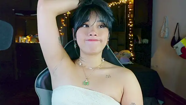 Snapshot of Shisuku_Sophi chatting on May 5, 2026, 11:57 pm Shisuku Sophi online show from May 5, 2026, 11:57 pm