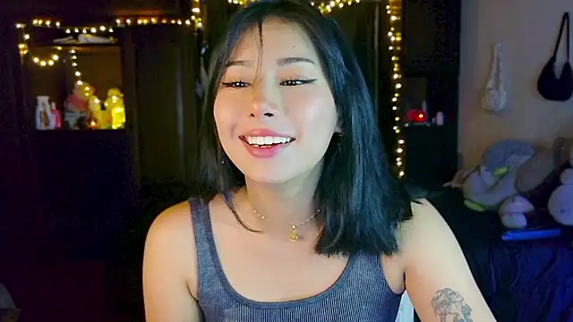 Snapshot of Shisuku_Sophi chatting on May 22, 2026, 4:41 am Shisuku Sophi online show from May 22, 2026, 4:41 am