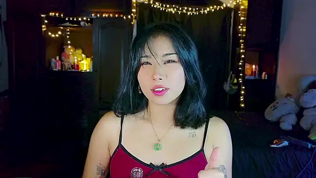 Snapshot of Shisuku_Sophi chatting on June 3, 2026, 4:04 am Shisuku Sophi online show from June 3, 2026, 4:04 am