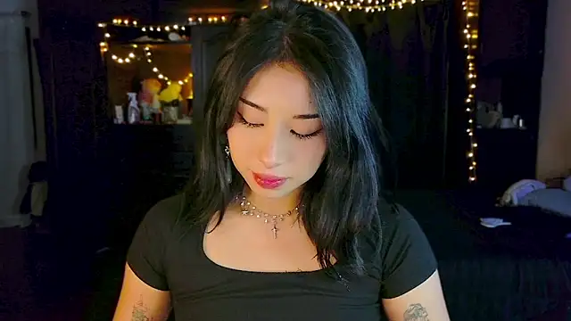 Snapshot of Shisuku_Sophi chatting on June 14, 2026, 1:47 am Shisuku Sophi online show from June 14, 2026, 1:47 am