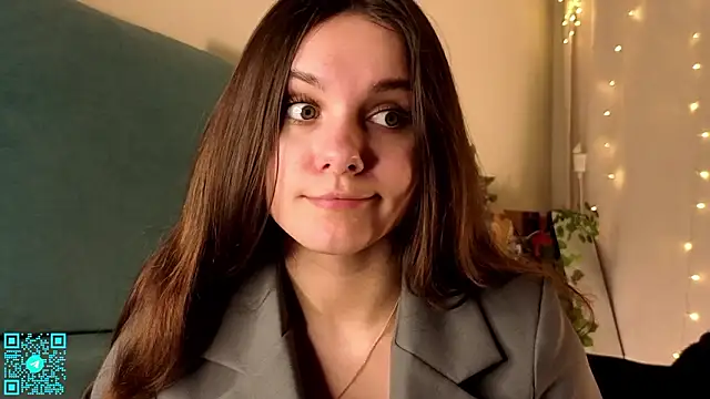 chloemilka online show from March 5, 2026, 6:15 pm