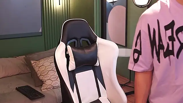 Ethan occonor online show from September 19, 2025, 11:33 am