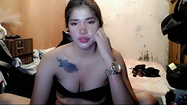 Snapshot of Cutierhyxx chatting on May 9, 2026, 7:19 pm Cutierhyxx online show from May 9, 2026, 7:19 pm