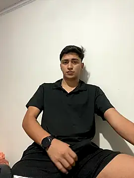 Tavinho067 online show from October 31, 2025, 9:27 pm