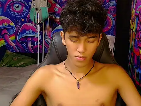 Snapshot of kenbigcockxx chatting on May 24, 2026, 5:34 am kenbigcockxx online show from May 24, 2026, 5:34 am