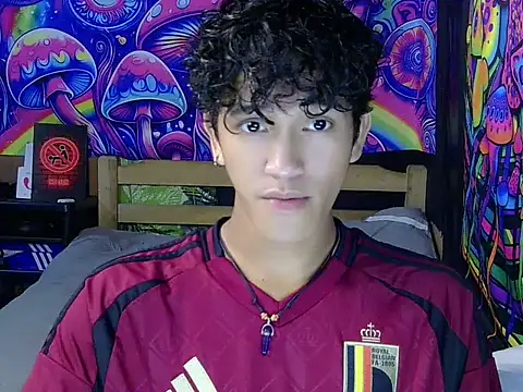 Snapshot of kenbigcockxx chatting on June 19, 2026, 3:27 pm kenbigcockxx online show from June 19, 2026, 3:27 pm