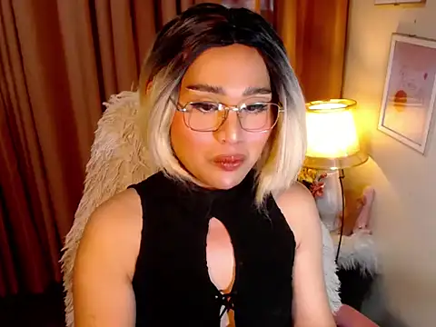 Snapshot of urmidnightcravingsxx chatting on April 14, 2026, 12:49 am urmidnightcravingsxx online show from April 14, 2026, 12:49 am