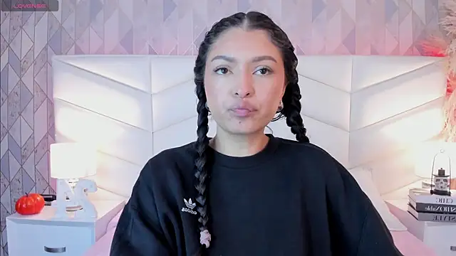 victoria   jonnes online show from October 5, 2025, 12:25 pm