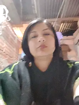 lunna 07 online show from October 5, 2025, 5:50 am